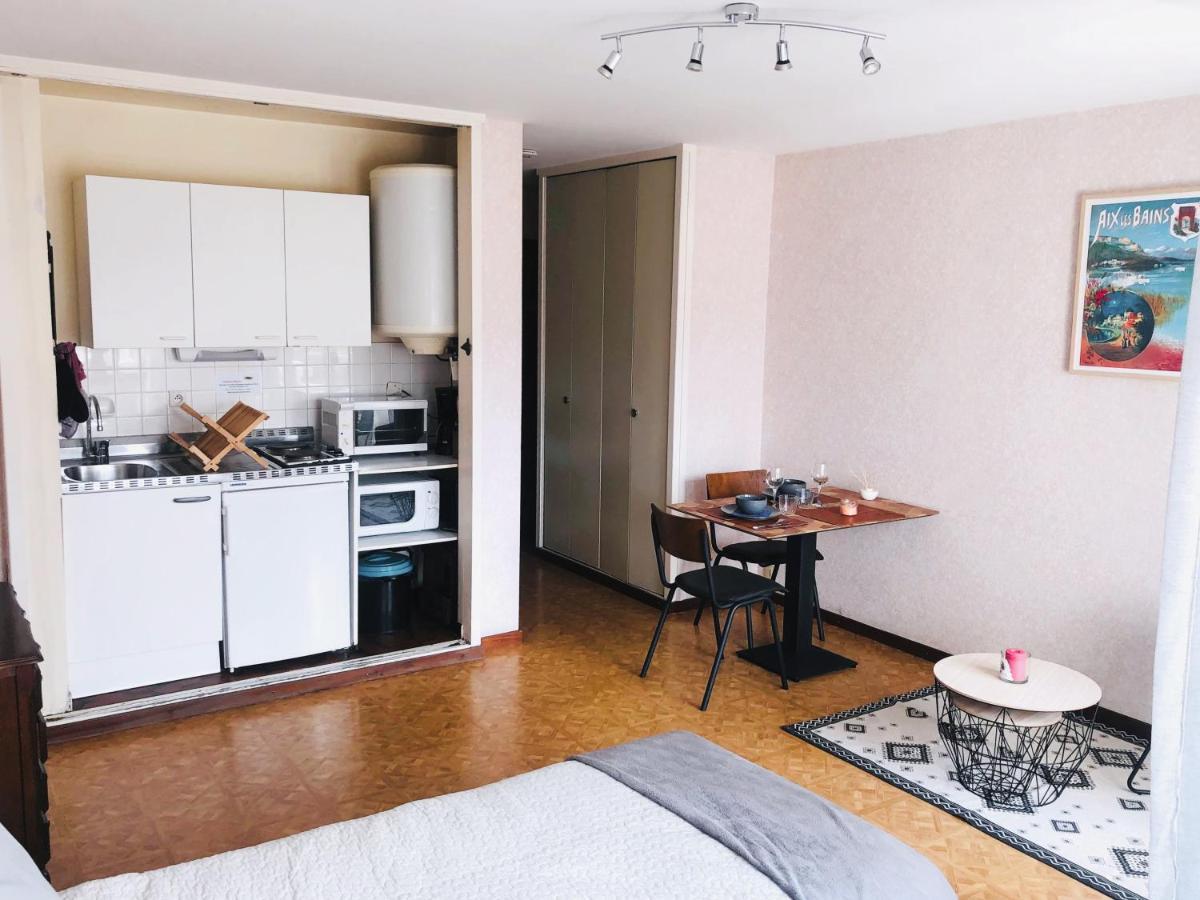Paisible Studio Avec Agreable Loggia 2 Mn Du Centre Lejlighed Aix-les-Bains Eksteriør billede
